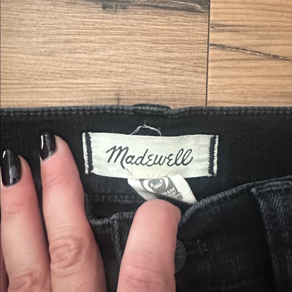 Madewell Kick Out Crop Jeans in Black Rinse wash - Picture 2 of 5